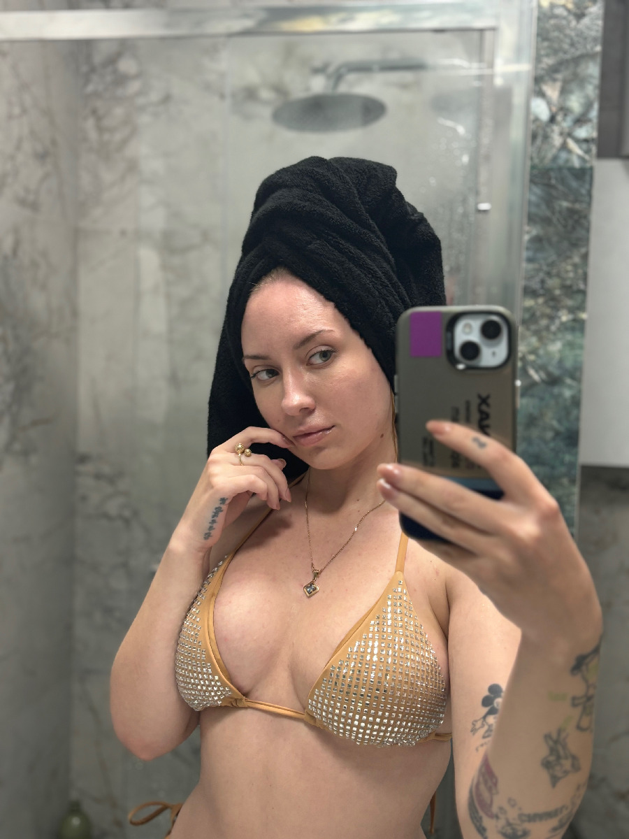 Nude girl KateV in Dandong