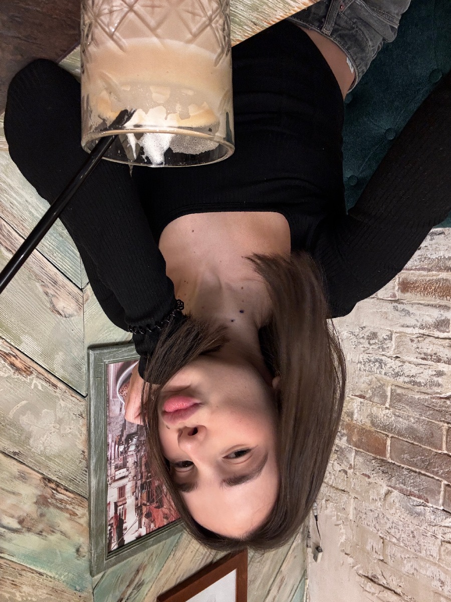 Fresh photos, fresh mood — Tina online in Dandong